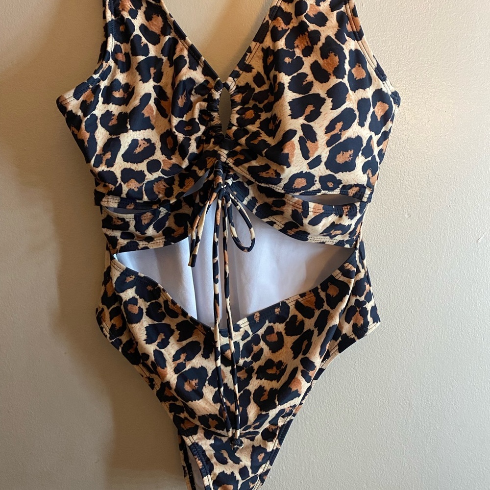 Cheetah swimsuit- never worn